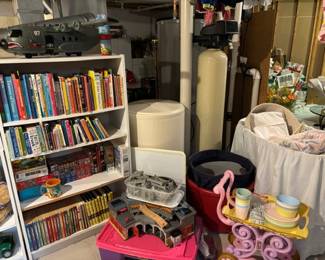 Bassinet/Linens, Cart/Dishes