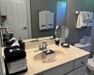 B/W Bath Towels, Bath Sets