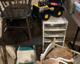 Table/Chairs, Toys, Storage