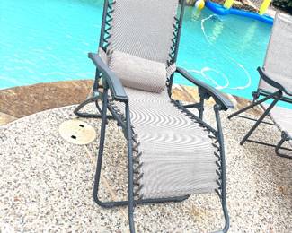 Zero gravity folding chair