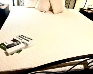 Adjustable king mattress