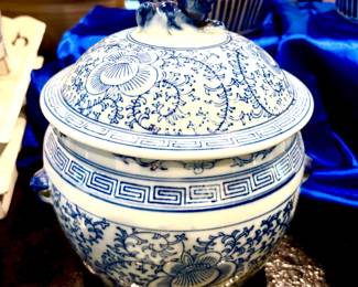 Chinese lidded jar