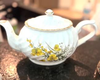 Arthur Wood English tea pot