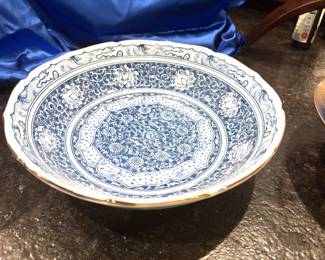 Vintage Imari style Asian bowl