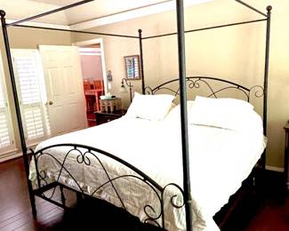 Romantic scroll metal canopy king bed