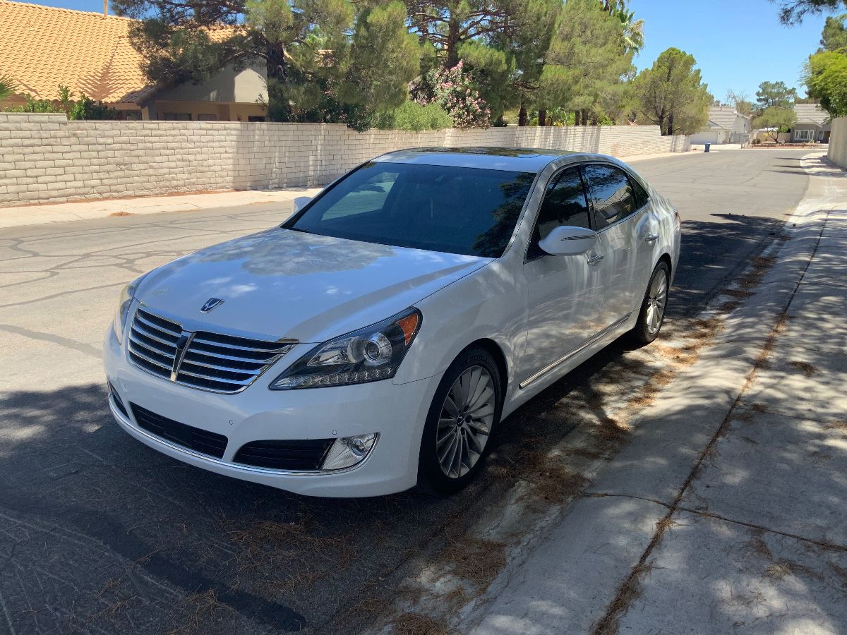 2015 HYUNDAI EQUUS ULTIMATE WITH ONLY 52000 MILES
