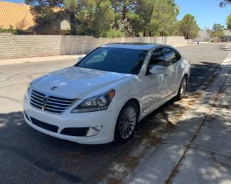 2015 HYUNDAI EQUUS ULTIMATE WITH ONLY 52000 MILES 