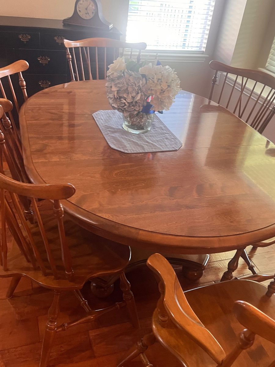 Dining Table and 6 chairs