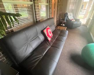 futon-leather
