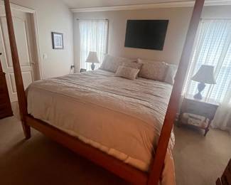 4 poster bed-this is GORGEOUS in person
