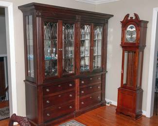Broyhill China cabinet with unique corved glass panels
