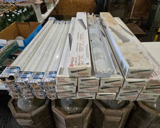 NEWS Florescent Fixtures & Lightbulbs