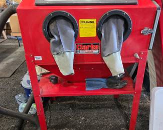 Clarke Abrasive Blast Cabinet