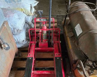 Big Red 1500 lb Motorcycle Jack