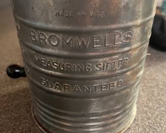 Vintage kitchen ware