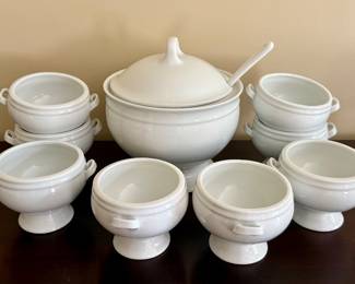 Soup Tureen & Soup Bowls