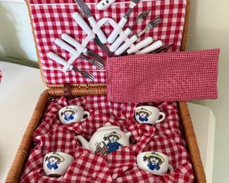 Raggedy Ann Tea Set