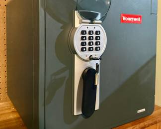 Honeywell Safe