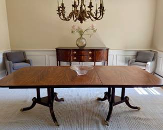 Henkle Harris Georgian Style Double Pedestal Banded Mahogany Dining Table