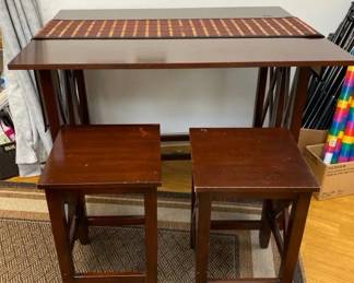 VBB178 Wood Breakfast/Bar Table w/ Drop-leaf Set with Two Stools & Table Runner