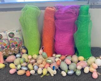 VBB128 Easter Eggs, Giant Inflatable Balls, Pastel Deco Mesh Ribbon & FInd the Bunny