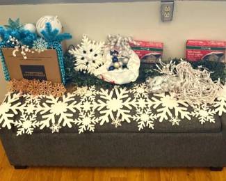 VBB120 Winter Wonderland! Sparklkng White Lights, Blue & White Ornaments, Garland & More