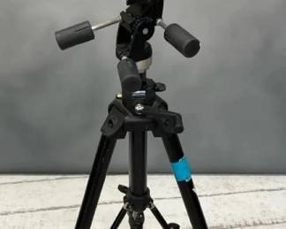 VBB147 Manfrotto 475B Heavy-Duty Tripod
