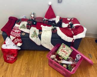 VBB117 Christmas Decor - Stockings, Ornaments, Tree Skirts & So Much More!