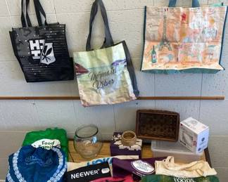 VBB209 Bunch 'o Bags, Glass Vase, USB Fan & More