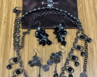 VBB156 Gunmetal & Mismatched Beads Costume Jewelry Necklace & Earrings Set
