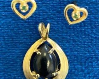 VBB528 Vintage Teardrop Pendant Black Onyx in 14k Yellow Gold & Green Faceted Stones Earrings
