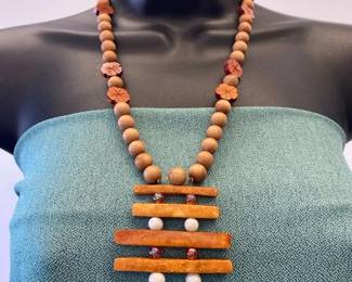 VBB520 Artisan Wooden Bead Necklace with Geometric Wood Pendant & Pearl-like Accents