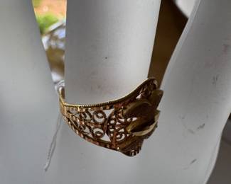 #2 - $490 22kt tested gold ring size 8 - 4.20gr