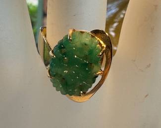 #5 - $500 14kt tested gold ring jade top - size 8 1/2 - 7.16 gr