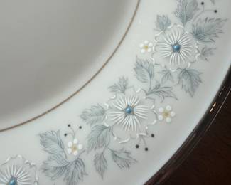#18 - $400 - Lenox Windsong service for 8 - 5 place setting (dinner / salad / B&B / soup bow & cups & saucers)+ 1 meat platter/ round bowl/ gravy bowl/ 2 oval veggie bowls - total 45 pieces