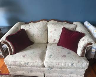#39 - $100 - Loveseat floral on cream 56Lx36Dx32T