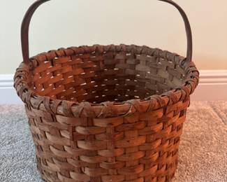#80 - $100 - Antique Primitive American hand-woven ash wood splint basket 14x14 approx.