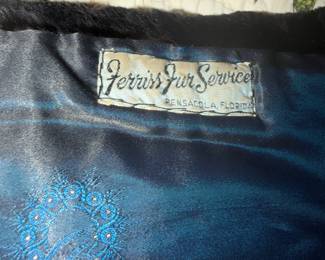 #50 - $100 - Shearling lamb black cape vintage size 4 to 6
