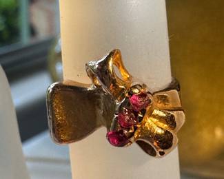 #4 - $200 14kt gold ring - small size 3 3/4
