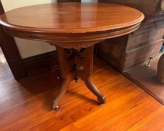 #85- $250 - Antique Walnut oval table 36x27Wx29H