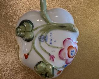 #81 - $50 - Herend Rothschild bird handpainted nut dish