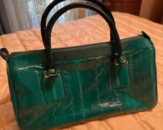 $36 - Eel purse green - like new
