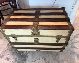 #42 - $75 - Trunk cream & brown 28x16x22 no handles lid hinges are off