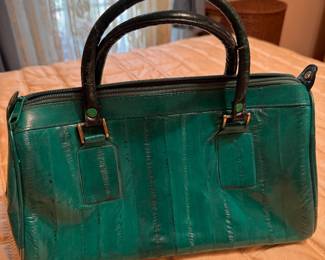 $36 - Eel purse green - like new