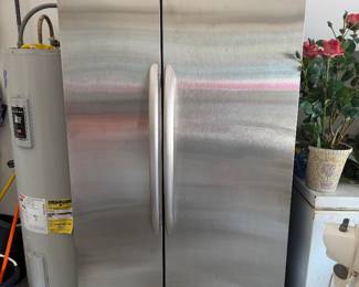 #87 - $400 -Refrigerator in garage