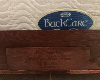 Wall bed maker