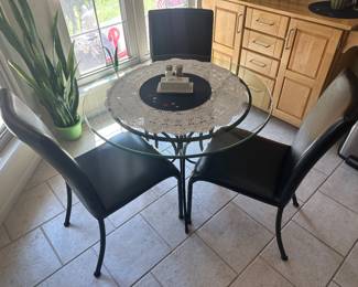 Kitchen table and Chairs set