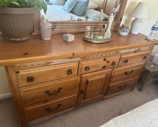 Broyhill Dresser