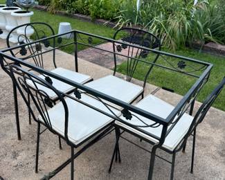 Vintage wrought-iron Table and Chairs