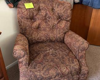 PETITE RECLINER